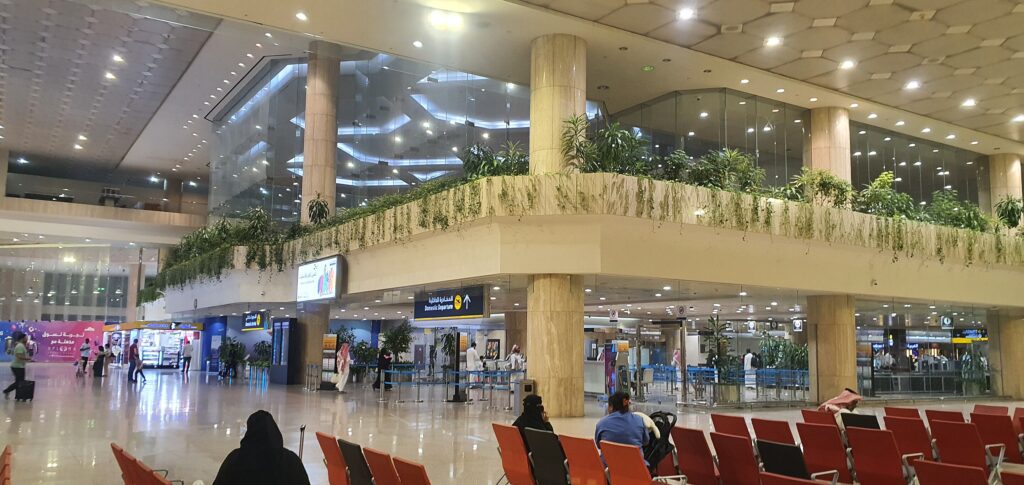 Внутренняя архитектура Международного аэропорта имени короля Фахда
